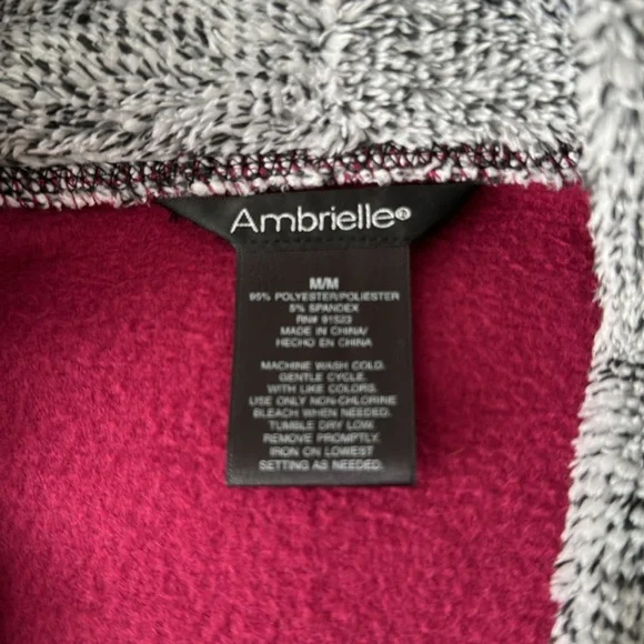Ambrielle Robe - Picture 3 of 7